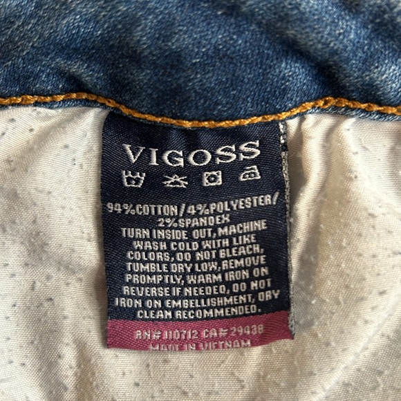 Vigoss Marley Mid Rise Double Cuff Whiskered Med Wash Distressed Short. Sz W14 - Picture 11 of 14